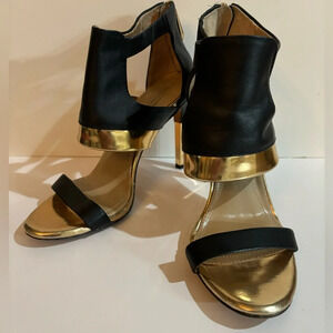 BCBGMAXAZRIA Black Gold Heels Zip Closure Size 7